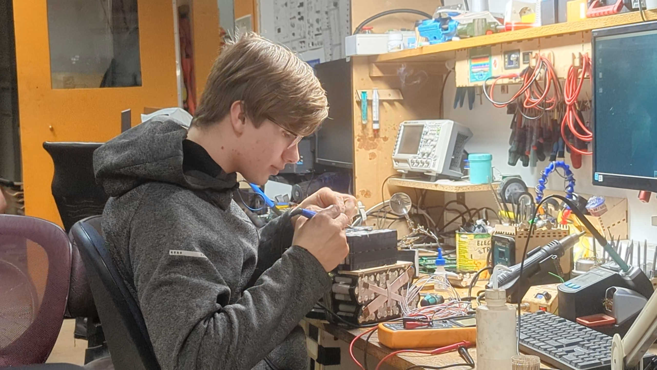Simon building a battery pack